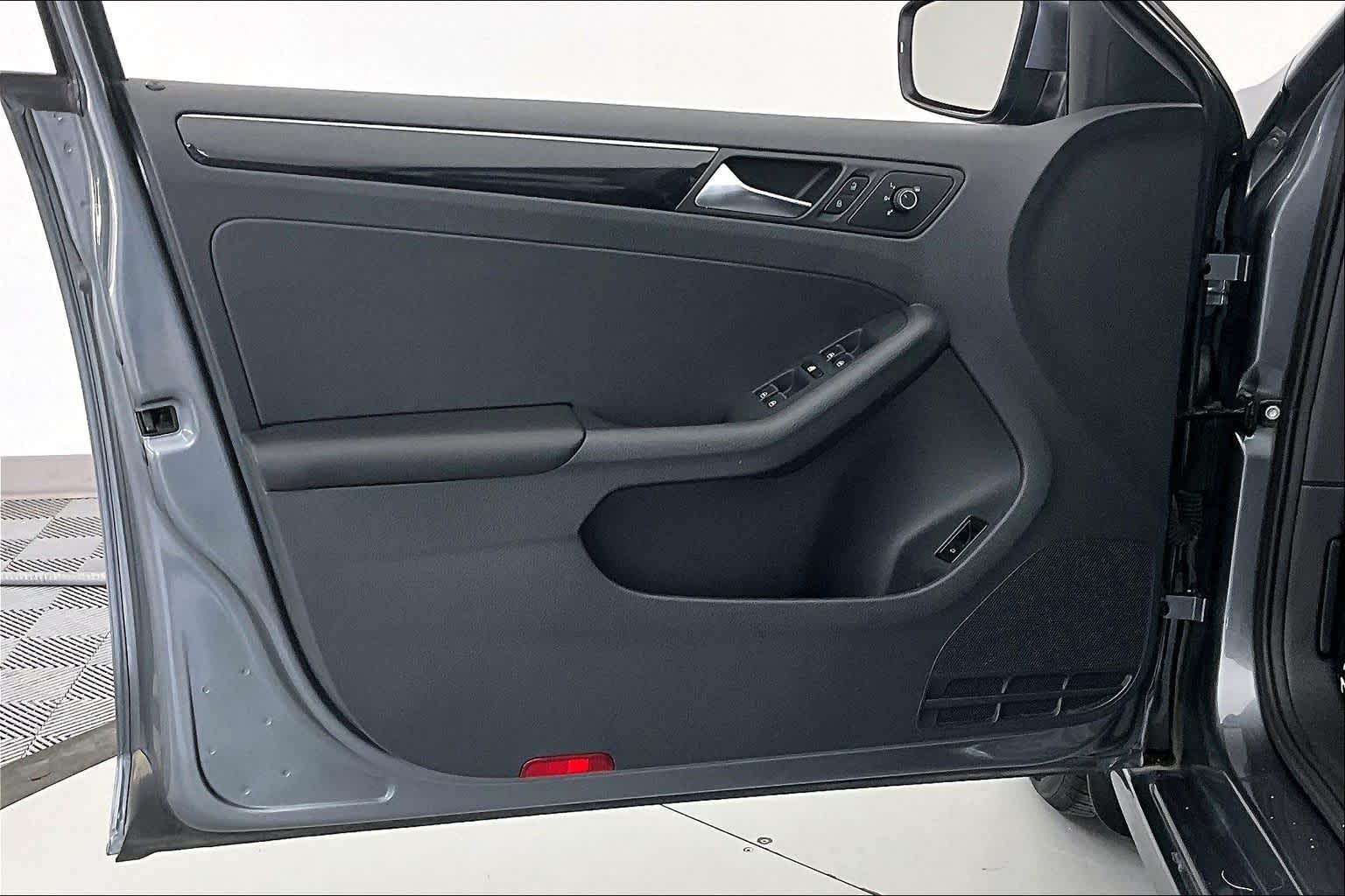 Thumbnail: 2016 Volkswagen Jetta - 23