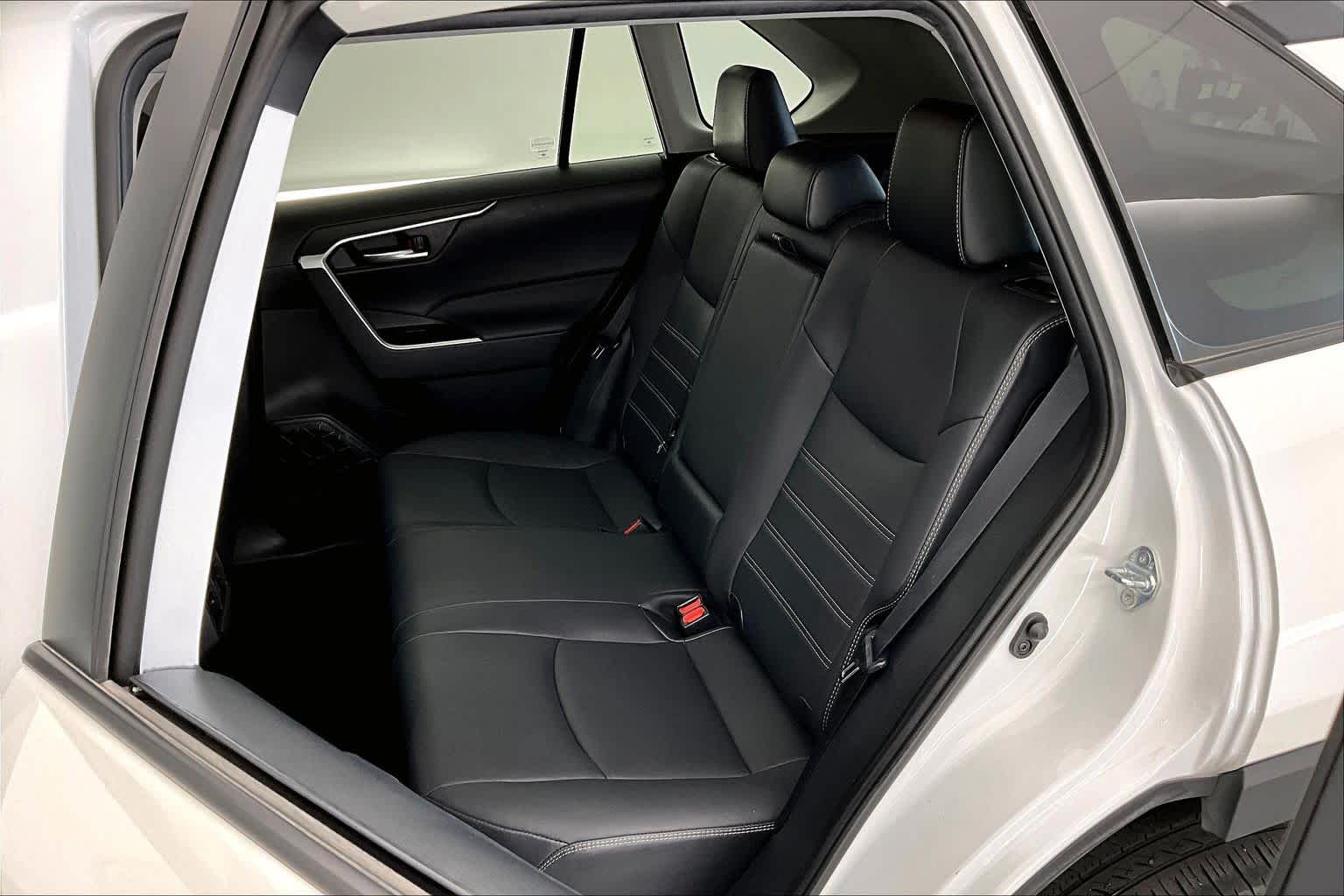 Thumbnail: 2021 Toyota RAV4 - 13