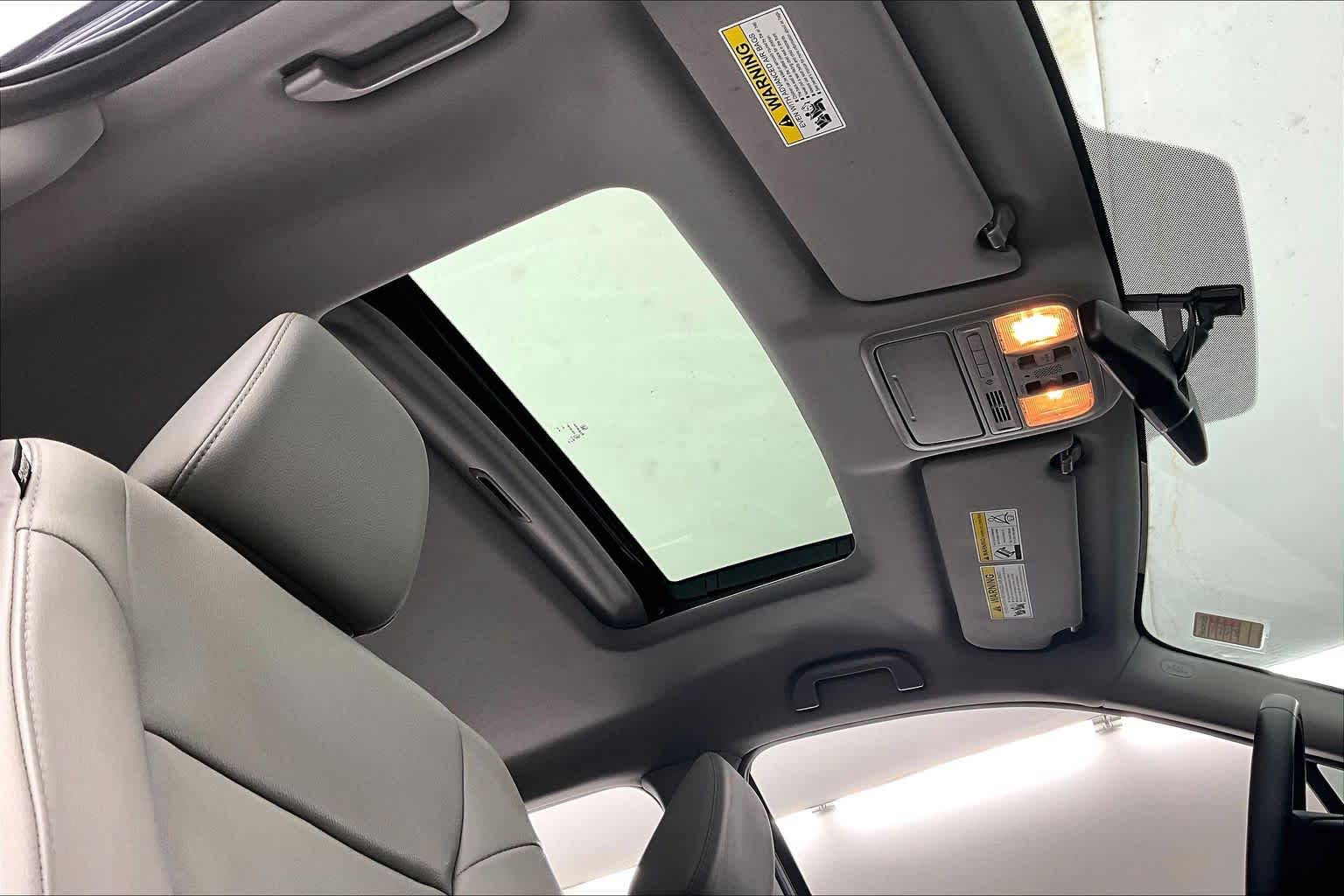 Thumbnail: 2017 Honda Pilot - 22