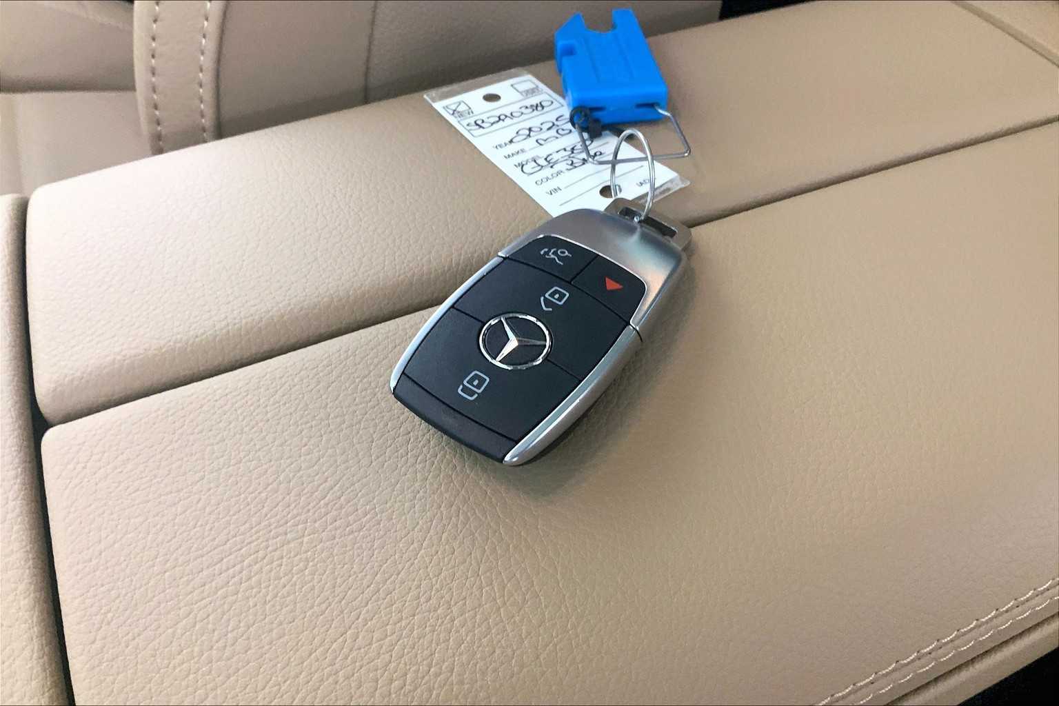 Thumbnail: 2025 Mercedes-Benz GLE - 20