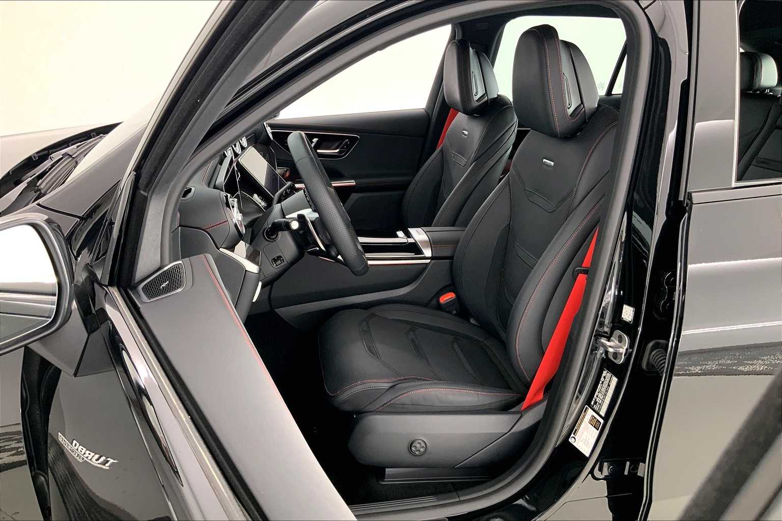 Thumbnail: 2025 Mercedes-Benz GLC - 11