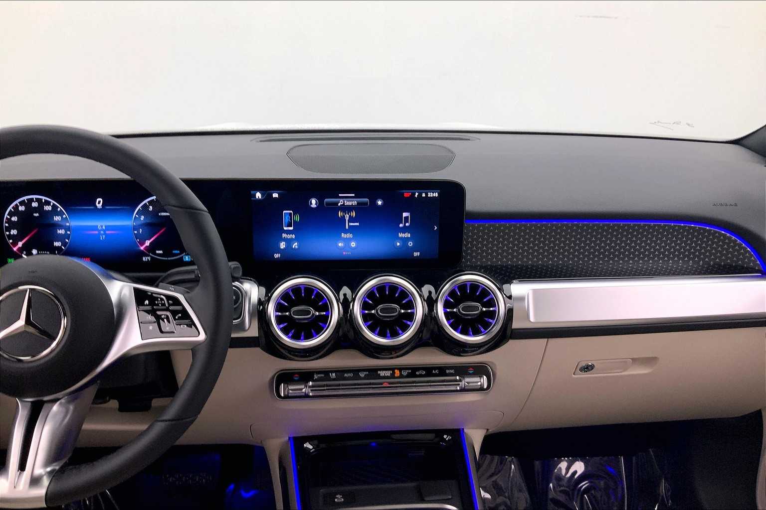 Thumbnail: 2025 Mercedes-Benz GLB - 16