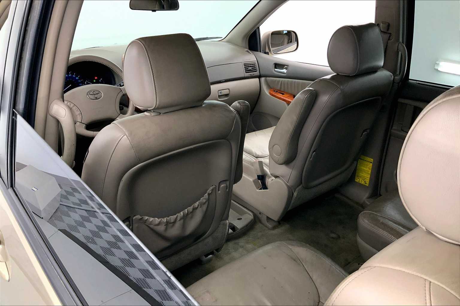 Thumbnail: 2006 Toyota Sienna - 11
