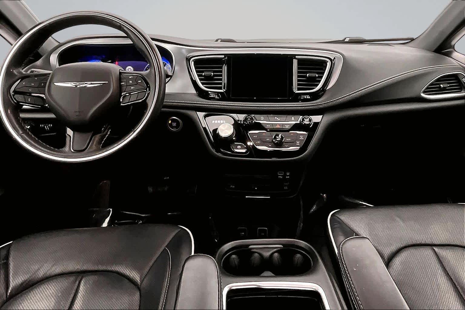 Thumbnail: 2020 Chrysler Pacifica - 10