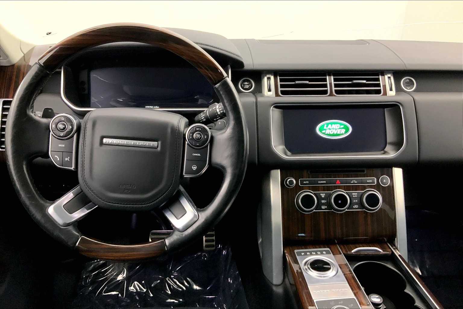 Thumbnail: 2017 Land Rover Range Rover - 10