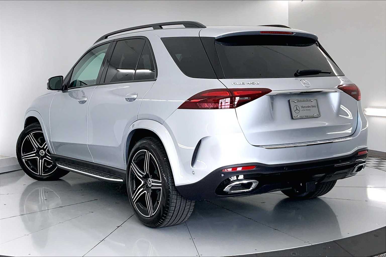 Thumbnail: 2026 Mercedes-Benz GLE - 4