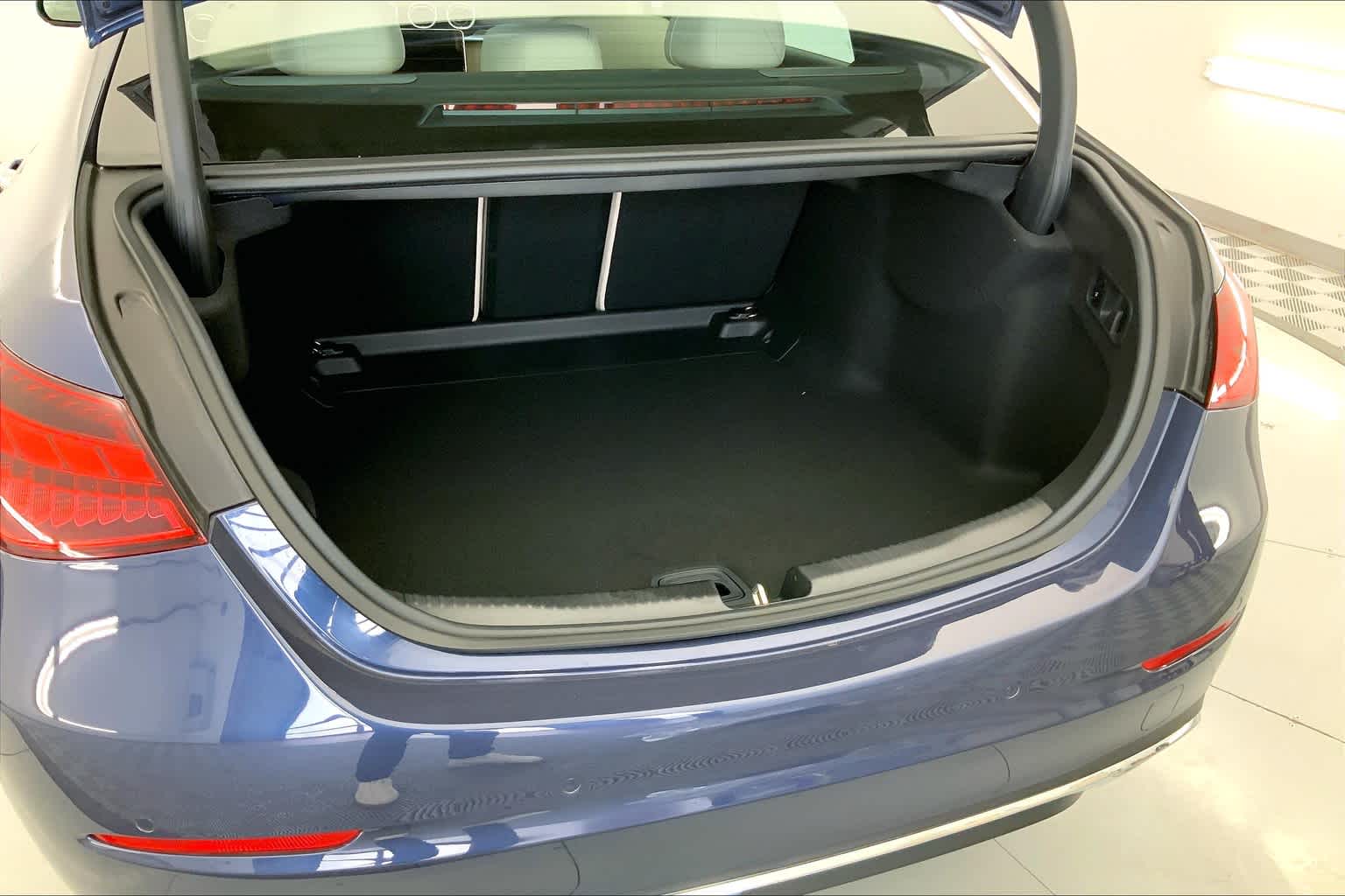 Thumbnail: 2025 Mercedes-Benz C-Class - 19