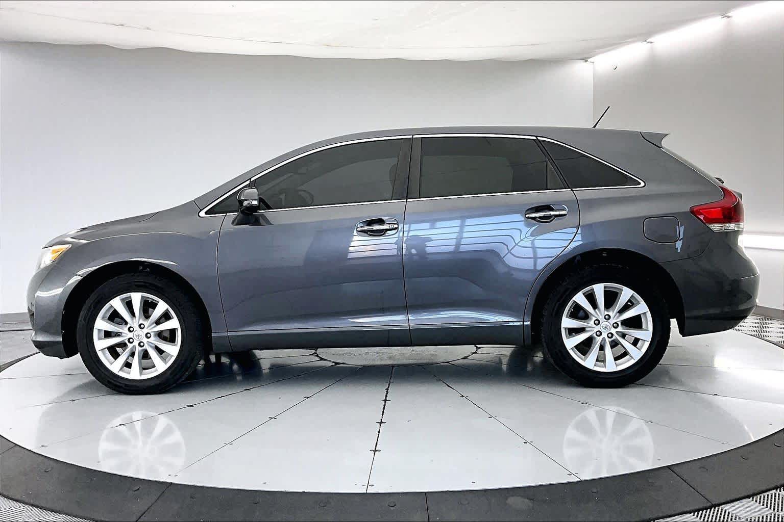 Thumbnail: 2015 Toyota Venza - 3