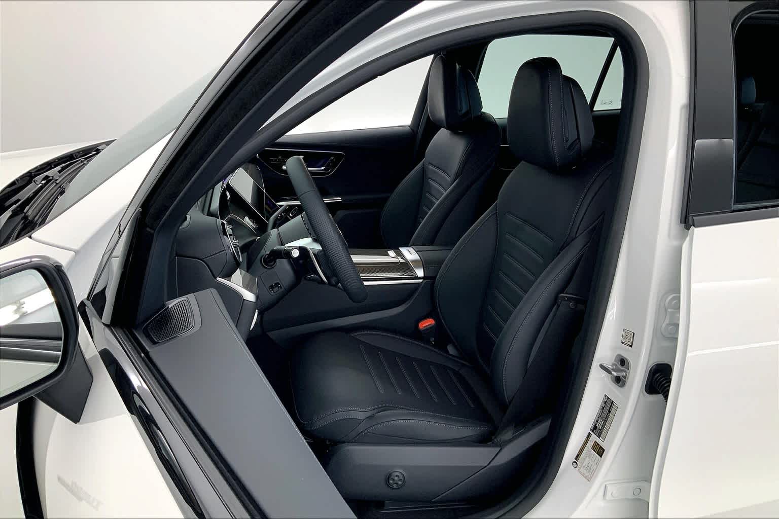 Thumbnail: 2025 Mercedes-Benz GLC - 11