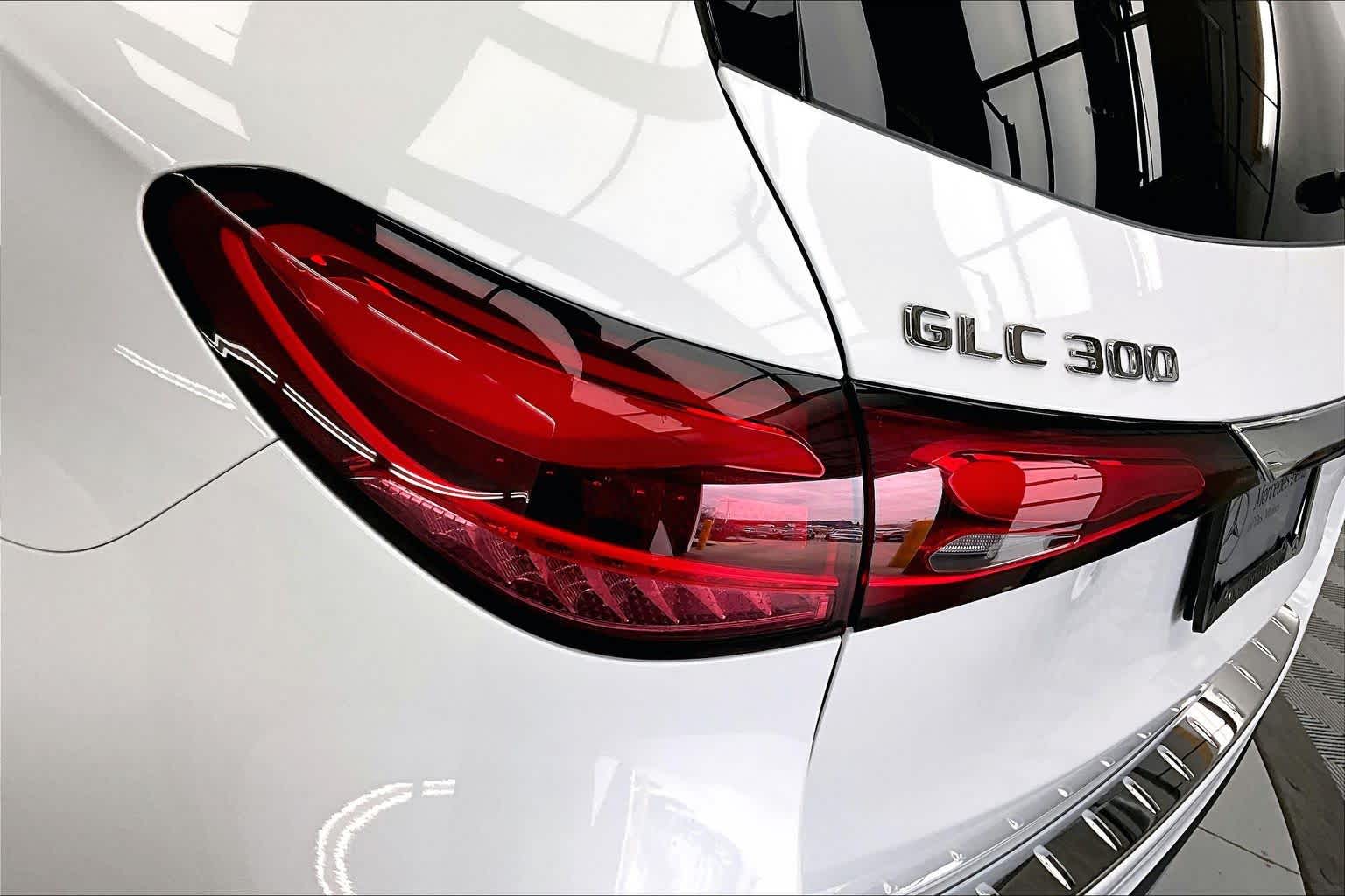 Thumbnail: 2025 Mercedes-Benz GLC - 25