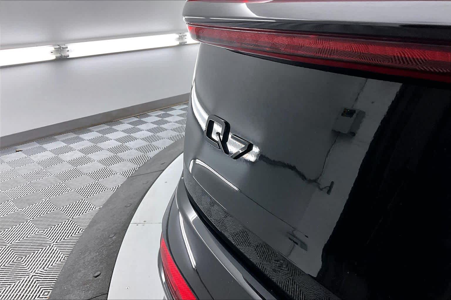 Thumbnail: 2024 Audi Q7 - 7