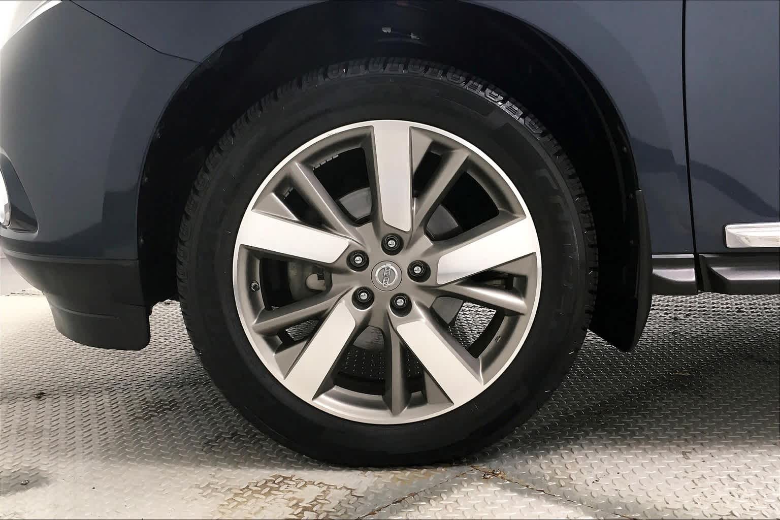 Thumbnail: 2014 Nissan Pathfinder - 8
