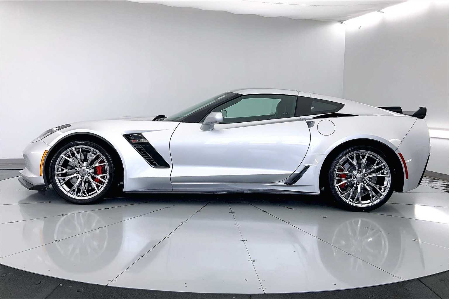 Thumbnail: 2019 Chevrolet Corvette - 3