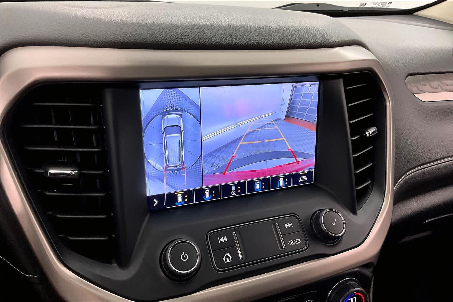 Thumbnail: 2020 GMC Acadia - 21