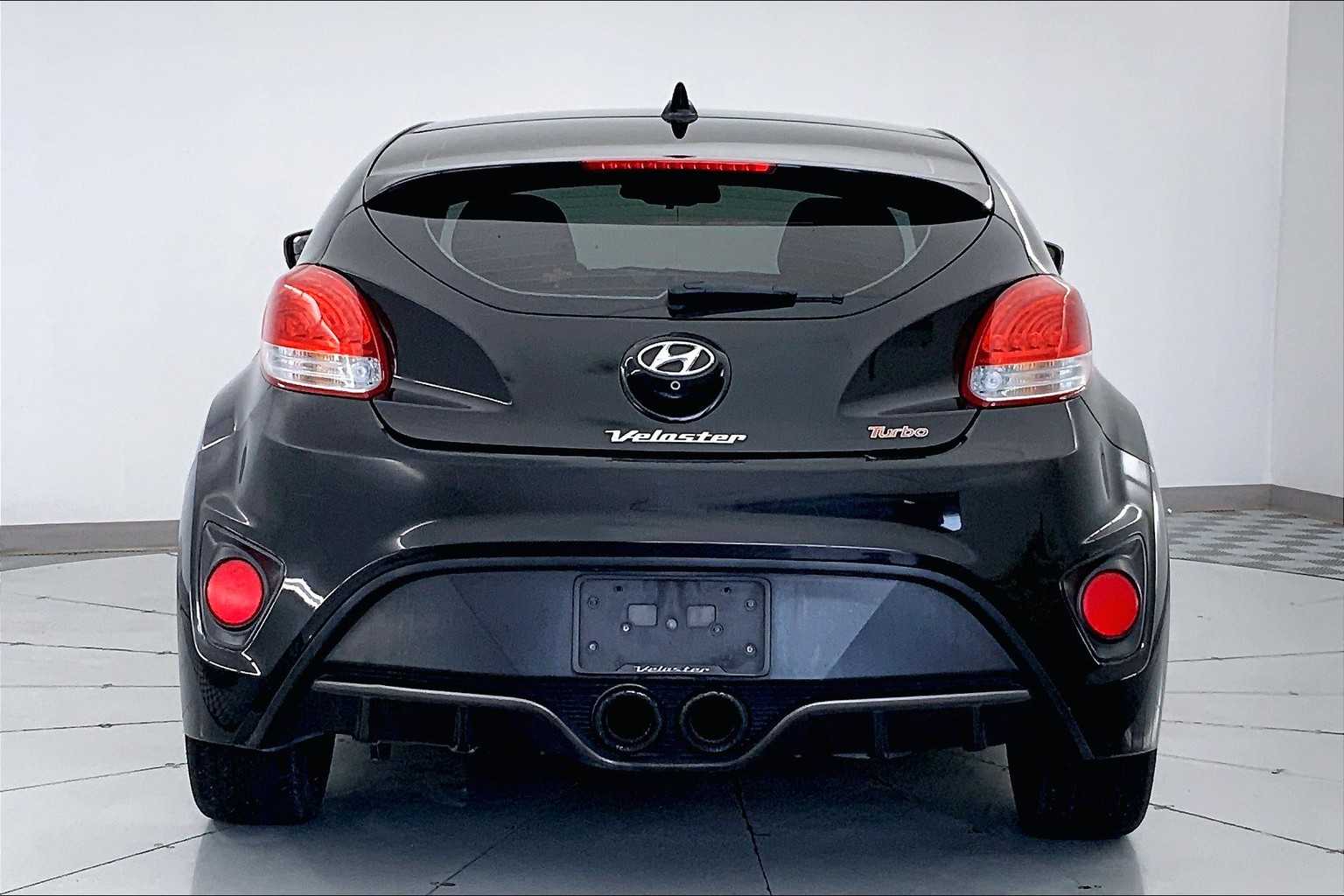 Thumbnail: 2015 Hyundai Veloster - 5