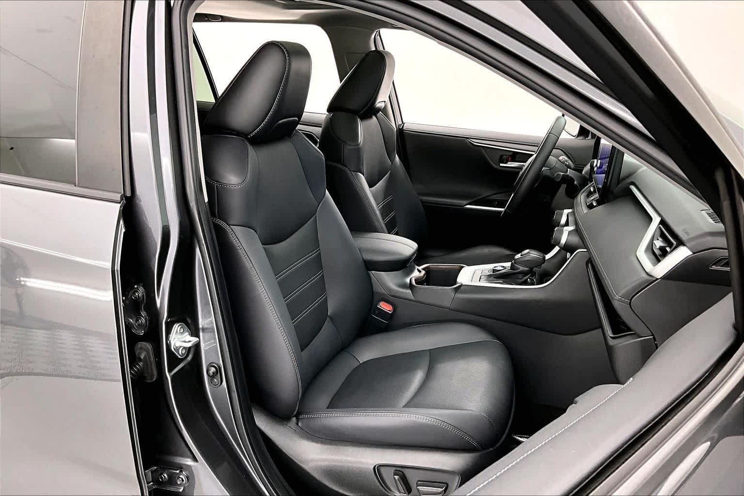 Thumbnail: 2023 Toyota RAV4 - 14