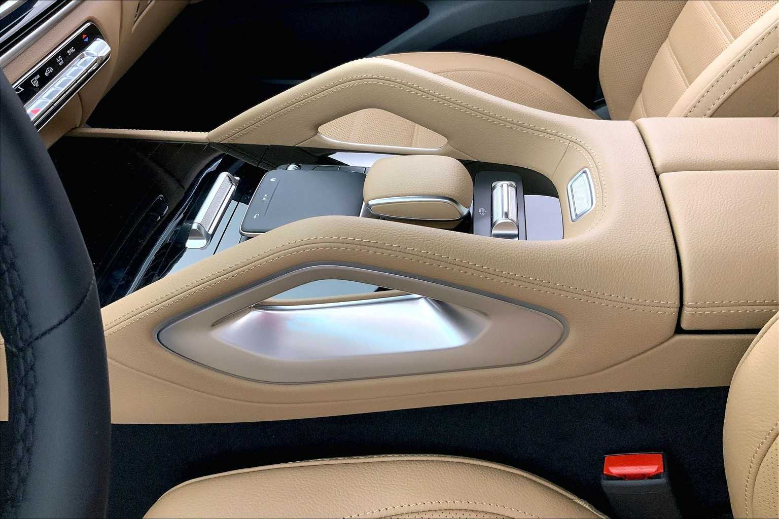 Thumbnail: 2026 Mercedes-Benz GLS - 17