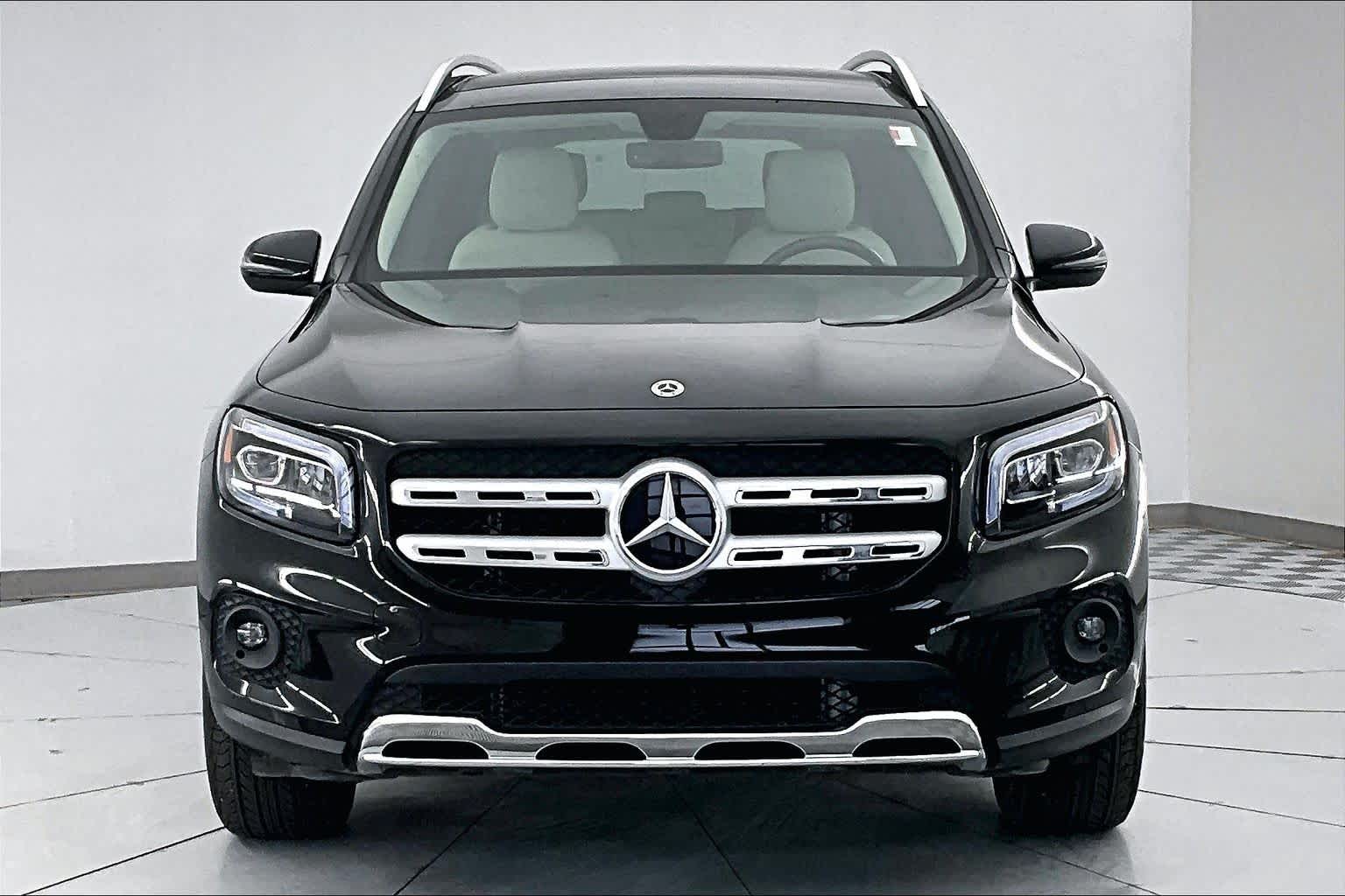 Thumbnail: 2023 Mercedes-Benz GLB - 6