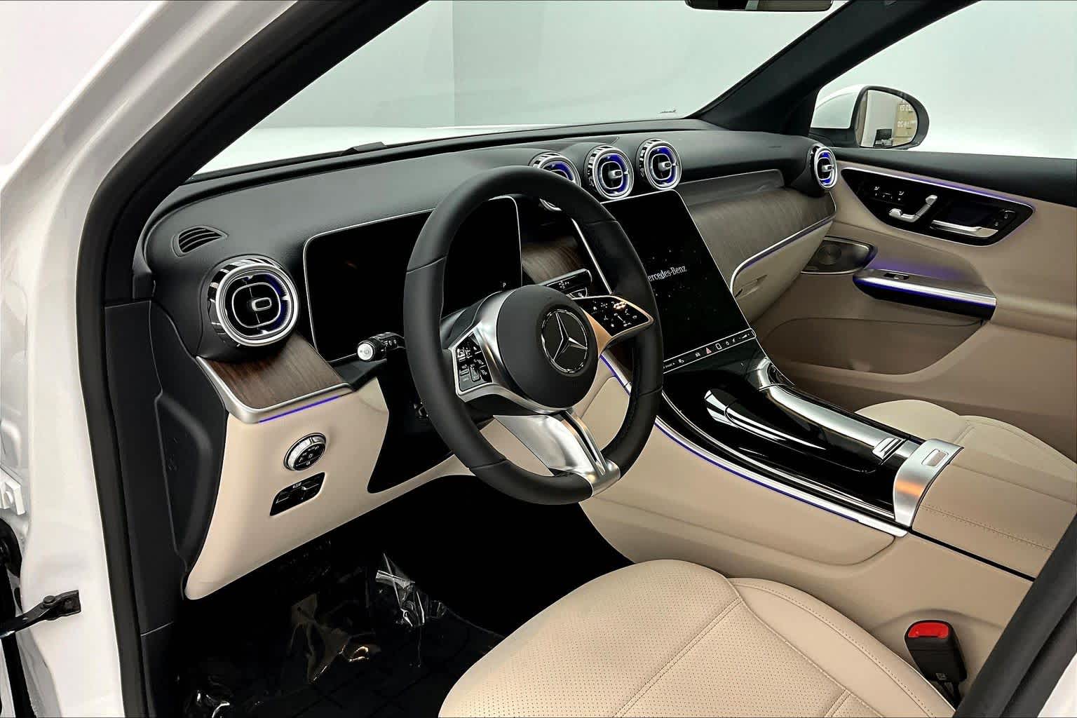 Thumbnail: 2026 Mercedes-Benz GLC - 2
