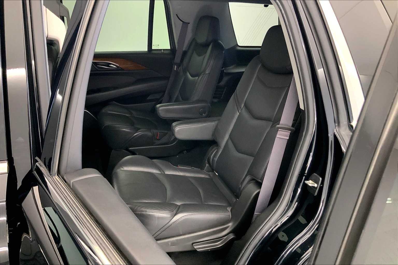 Thumbnail: 2017 Cadillac Escalade - 13