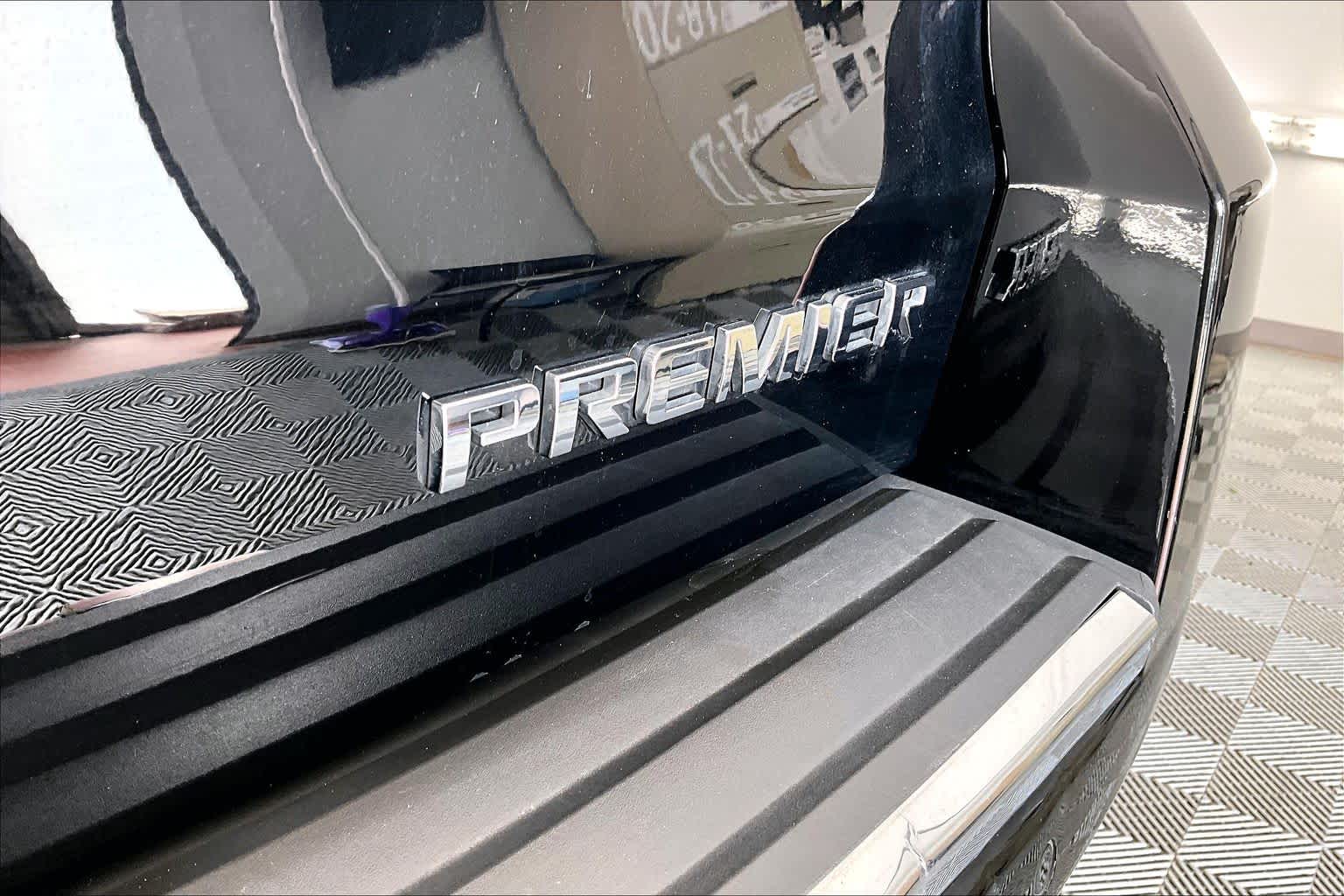 Thumbnail: 2019 Chevrolet Suburban - 6
