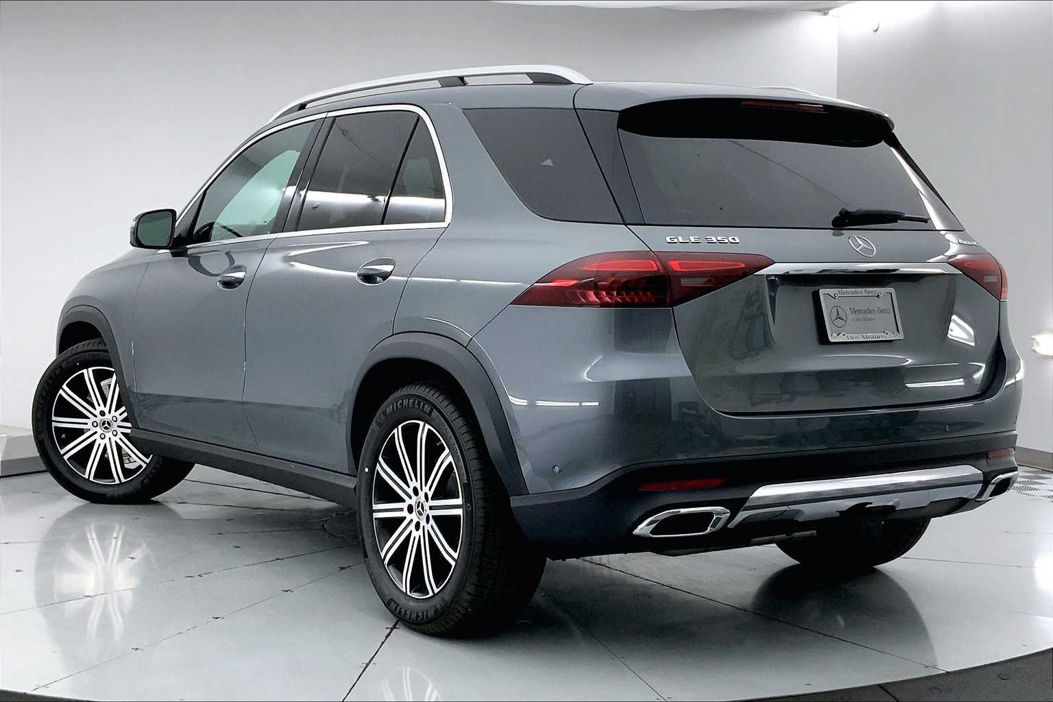 Thumbnail: 2026 Mercedes-Benz GLE - 4