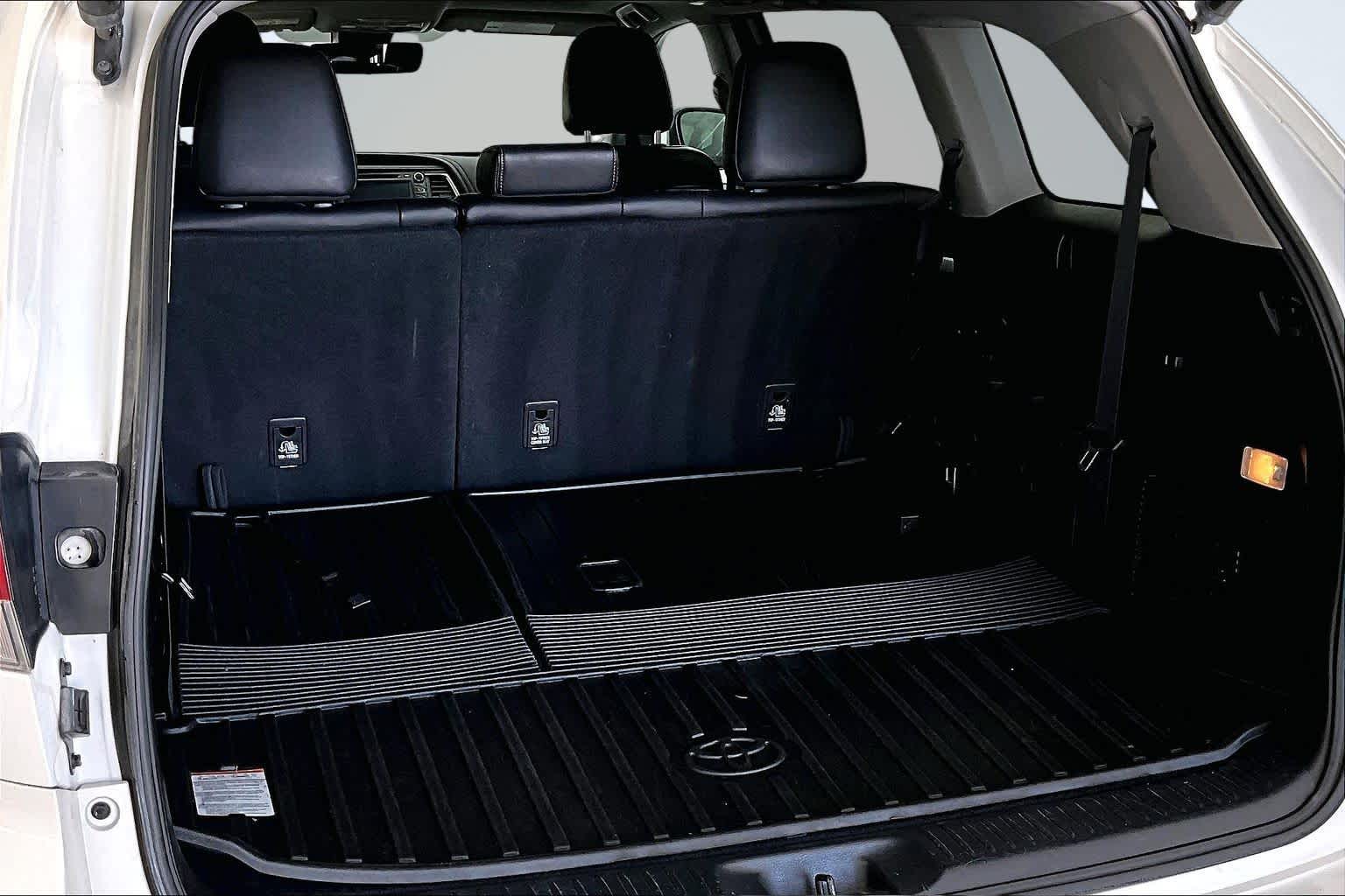 Thumbnail: 2017 Toyota Highlander - 19