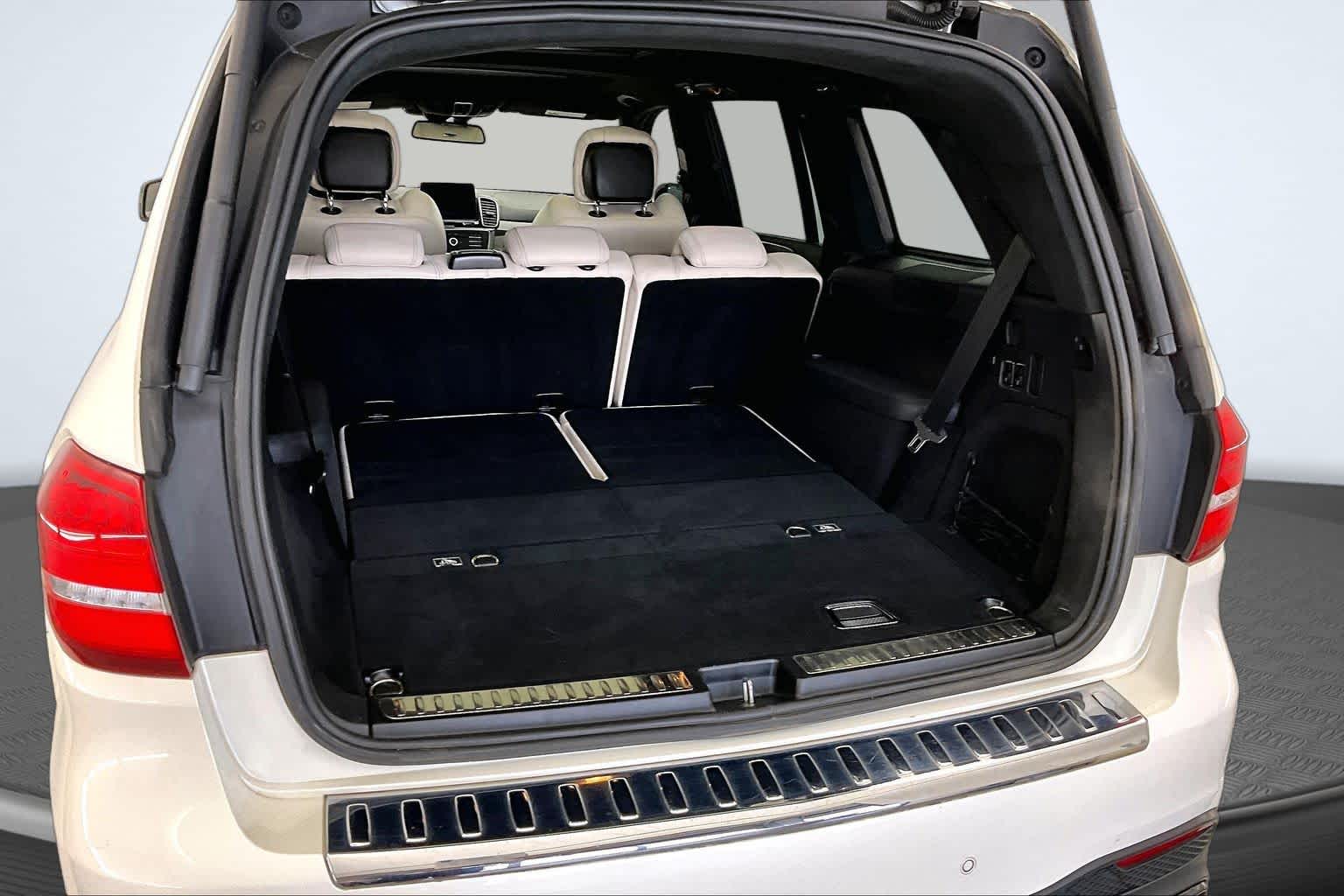 Thumbnail: 2017 Mercedes-Benz GL-Class - 19