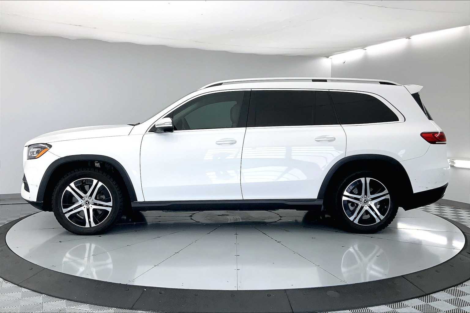 Thumbnail: 2022 Mercedes-Benz GLS - 3