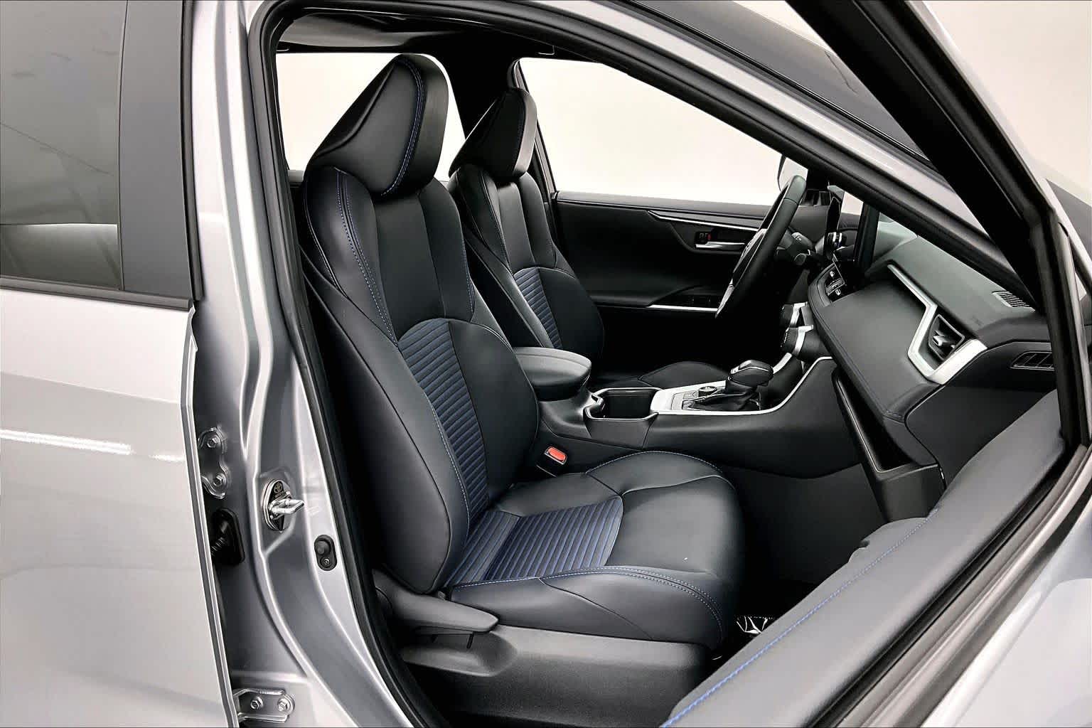 Thumbnail: 2023 Toyota RAV4 - 14