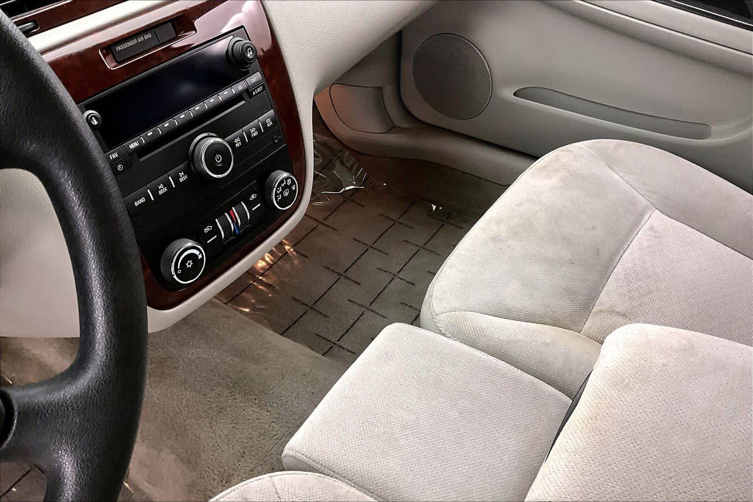 Thumbnail: 2008 Chevrolet Impala - 17