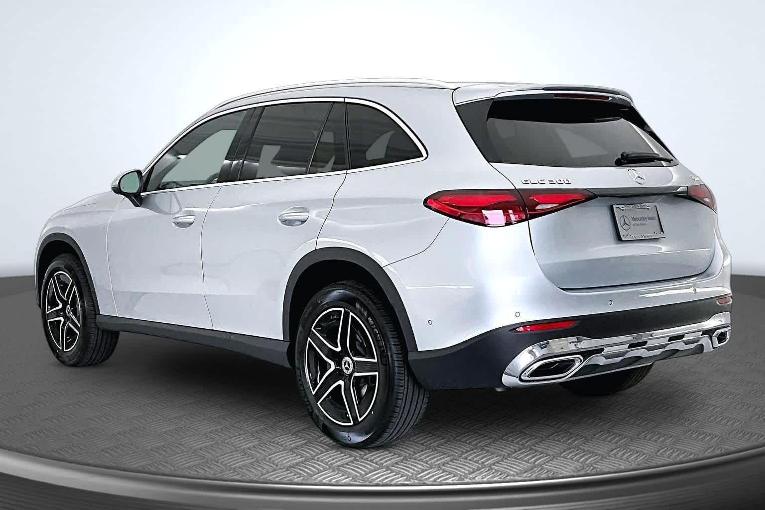 Thumbnail: 2026 Mercedes-Benz GLC - 4