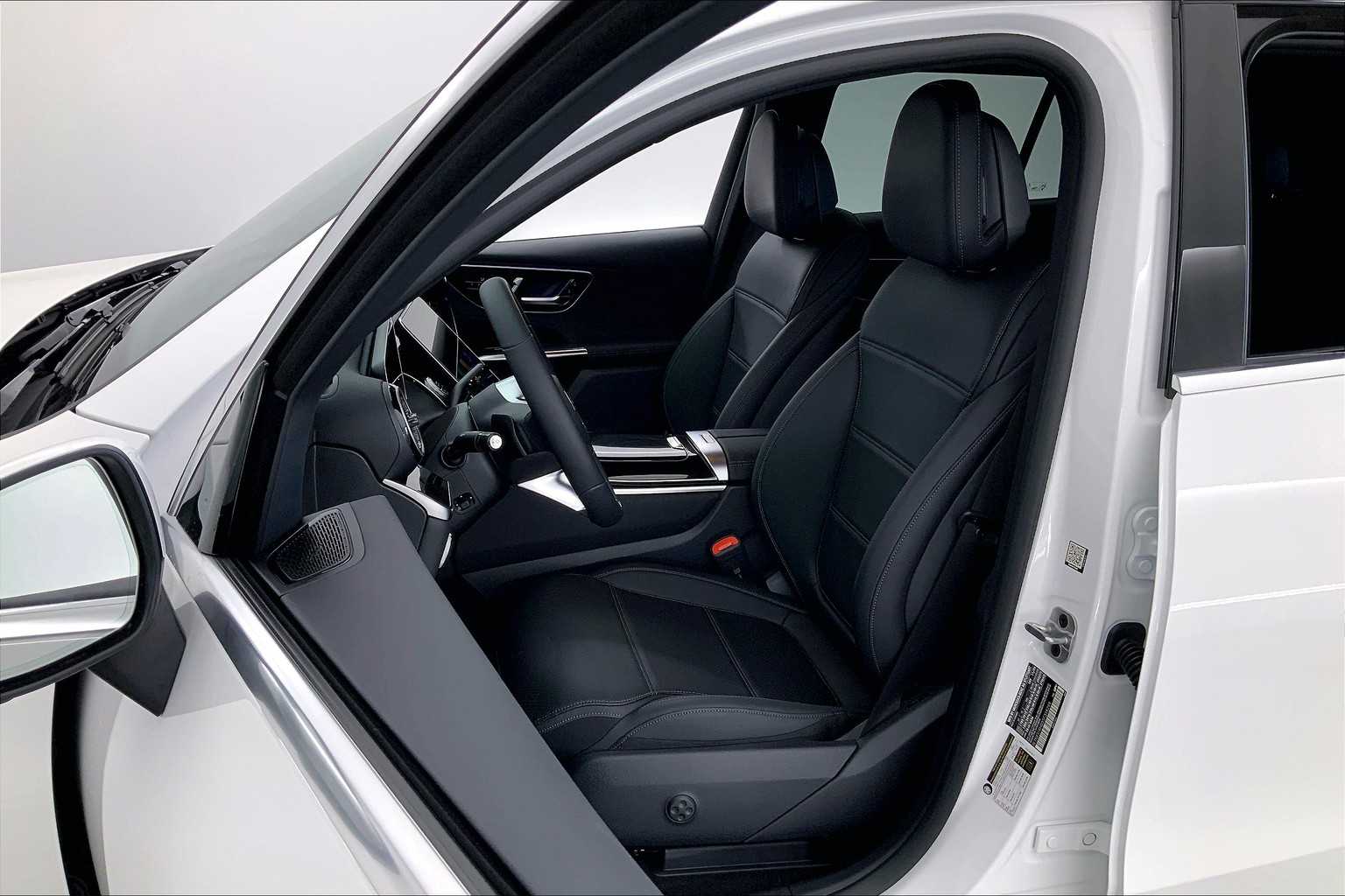 Thumbnail: 2025 Mercedes-Benz GLC - 11