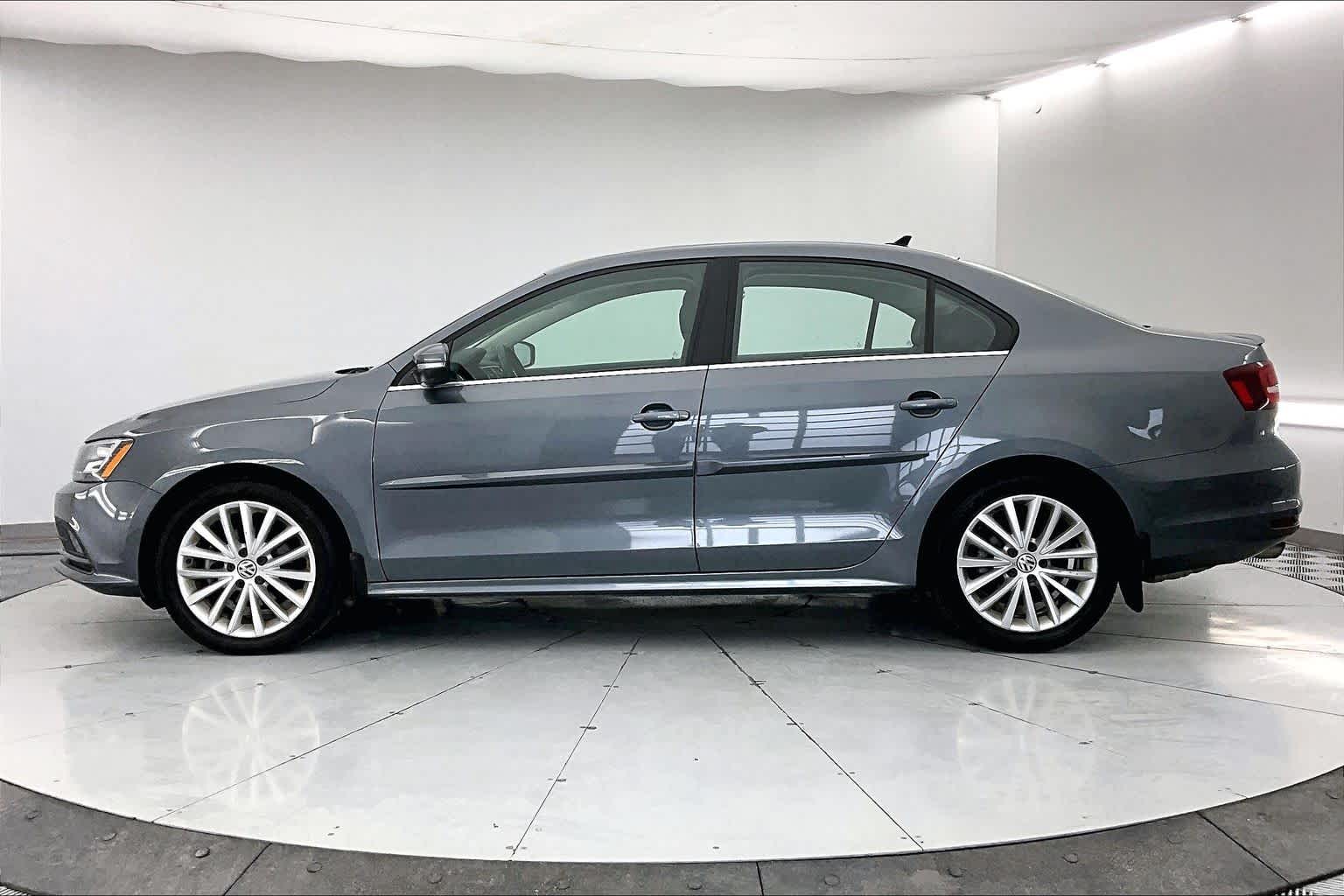 Thumbnail: 2016 Volkswagen Jetta - 3