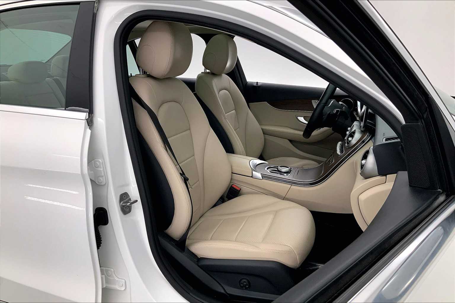 Thumbnail: 2020 Mercedes-Benz C-Class - 14