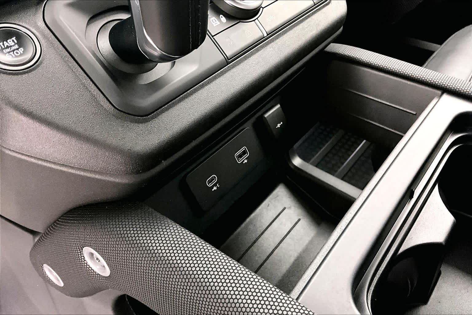 Thumbnail: 2024 Land Rover Defender - 27