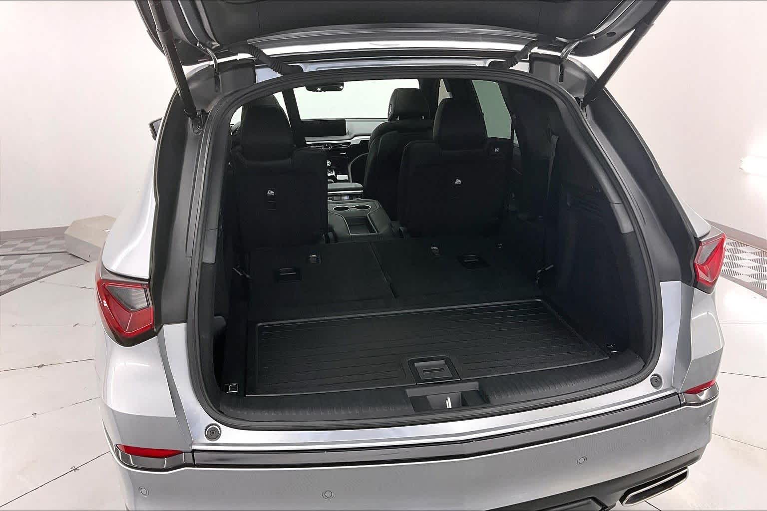 Thumbnail: 2023 Acura MDX - 19