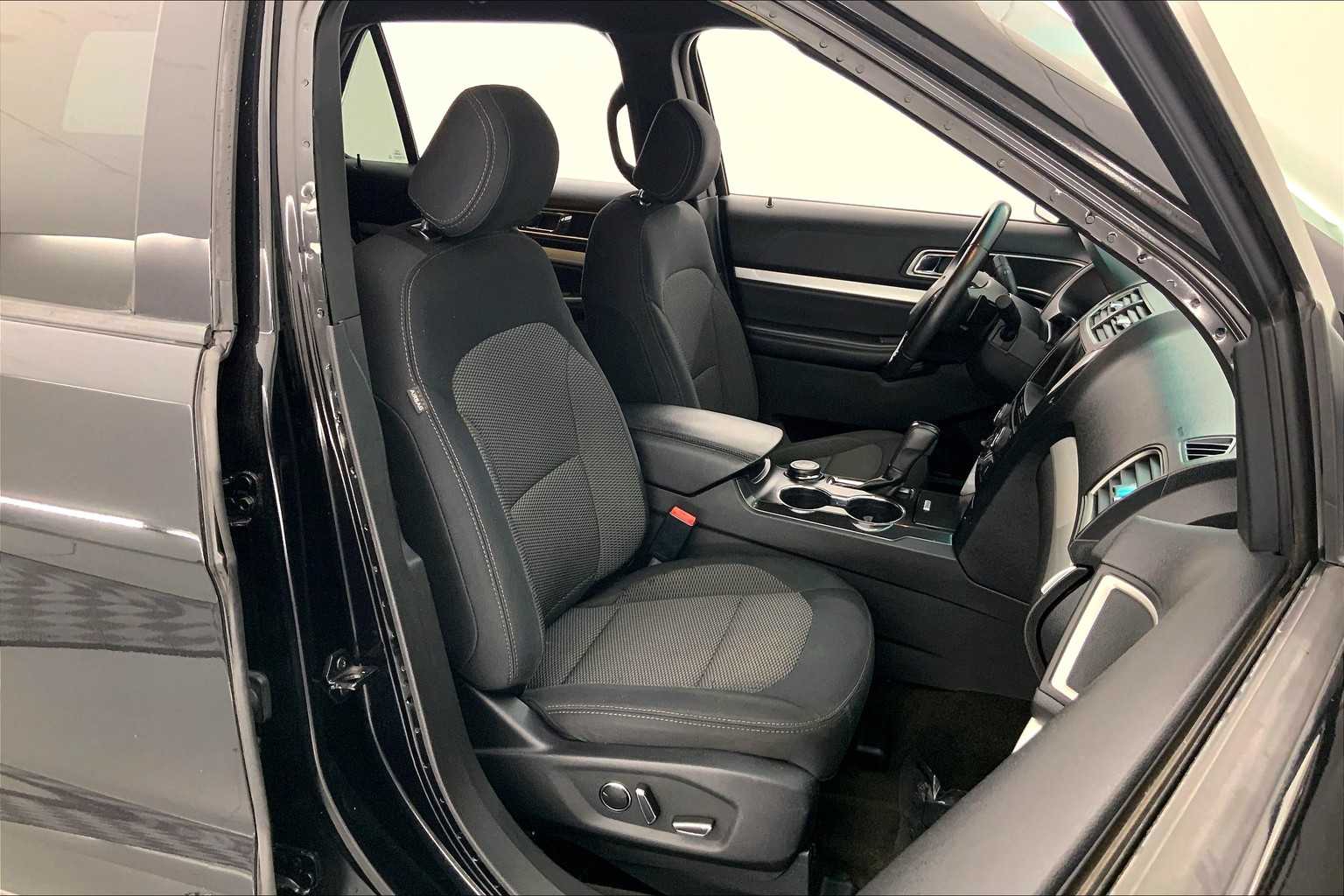 Thumbnail: 2017 Ford Explorer - 14