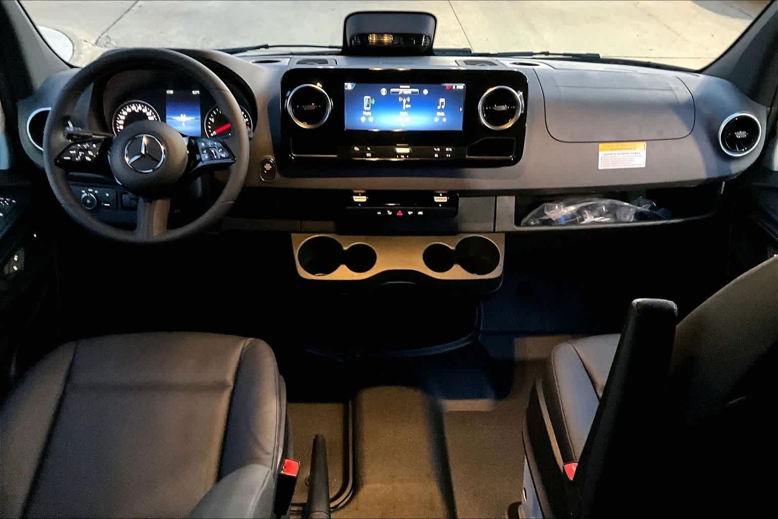 Thumbnail: 2026 Mercedes-Benz Sprinter - 10