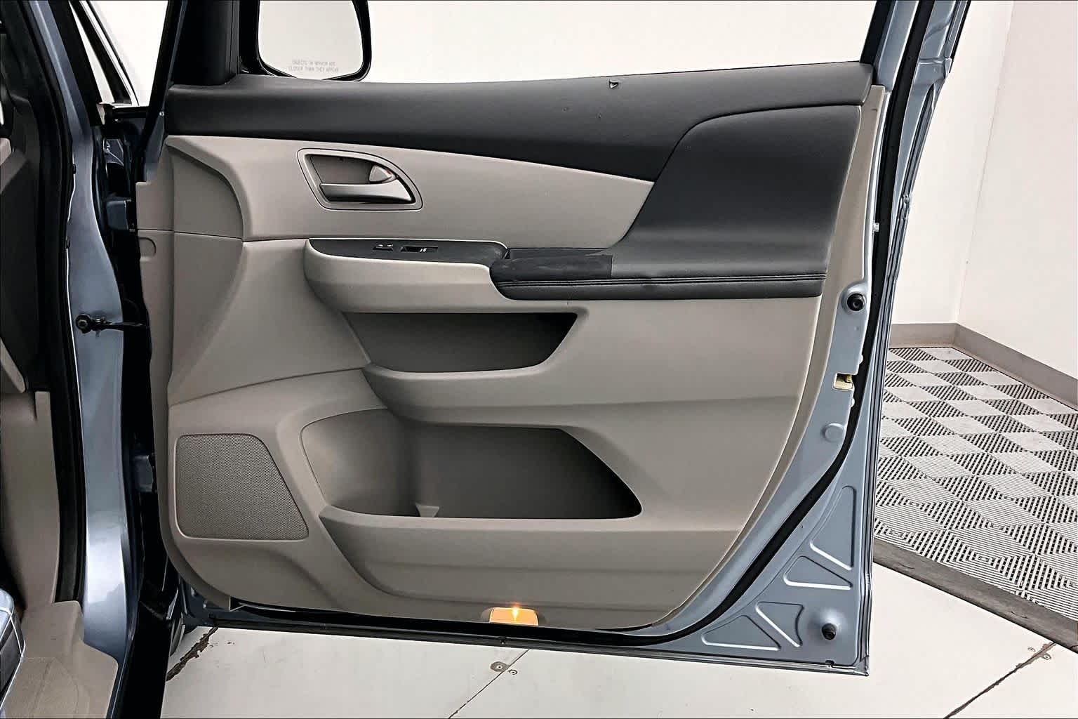 Thumbnail: 2011 Honda Odyssey - 24