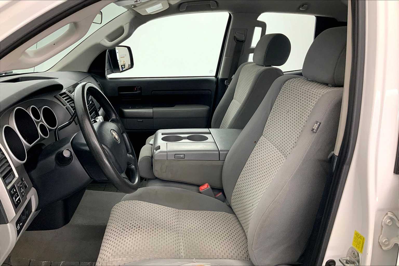 Thumbnail: 2010 Toyota Tundra - 11