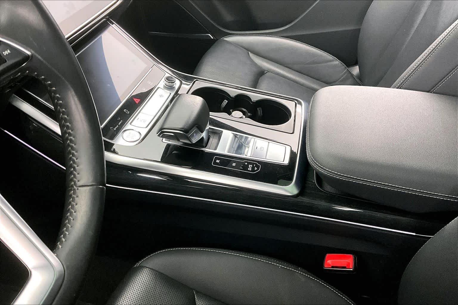 Thumbnail: 2019 Audi Q8 - 16