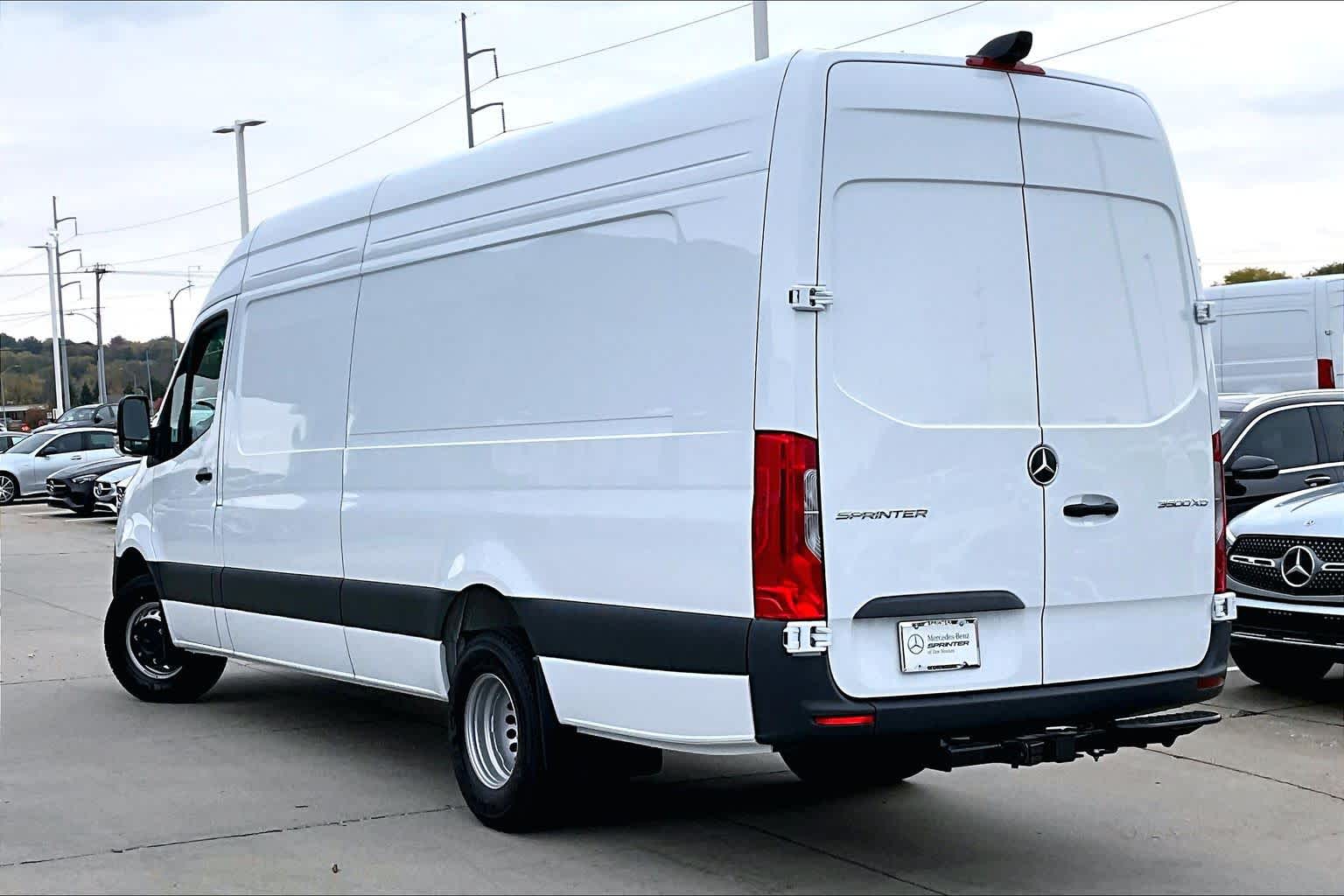 Thumbnail: 2026 Mercedes-Benz Sprinter - 4