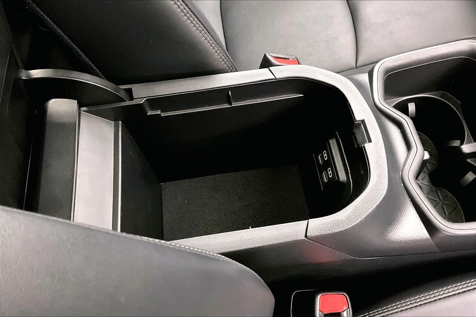 Thumbnail: 2022 Toyota RAV4 - 28