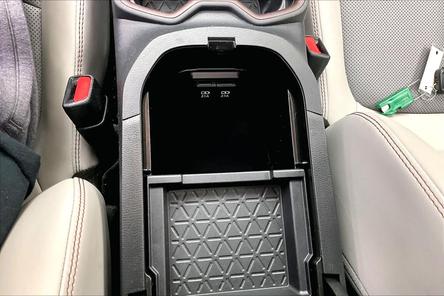 Thumbnail: 2020 Toyota RAV4 - 28