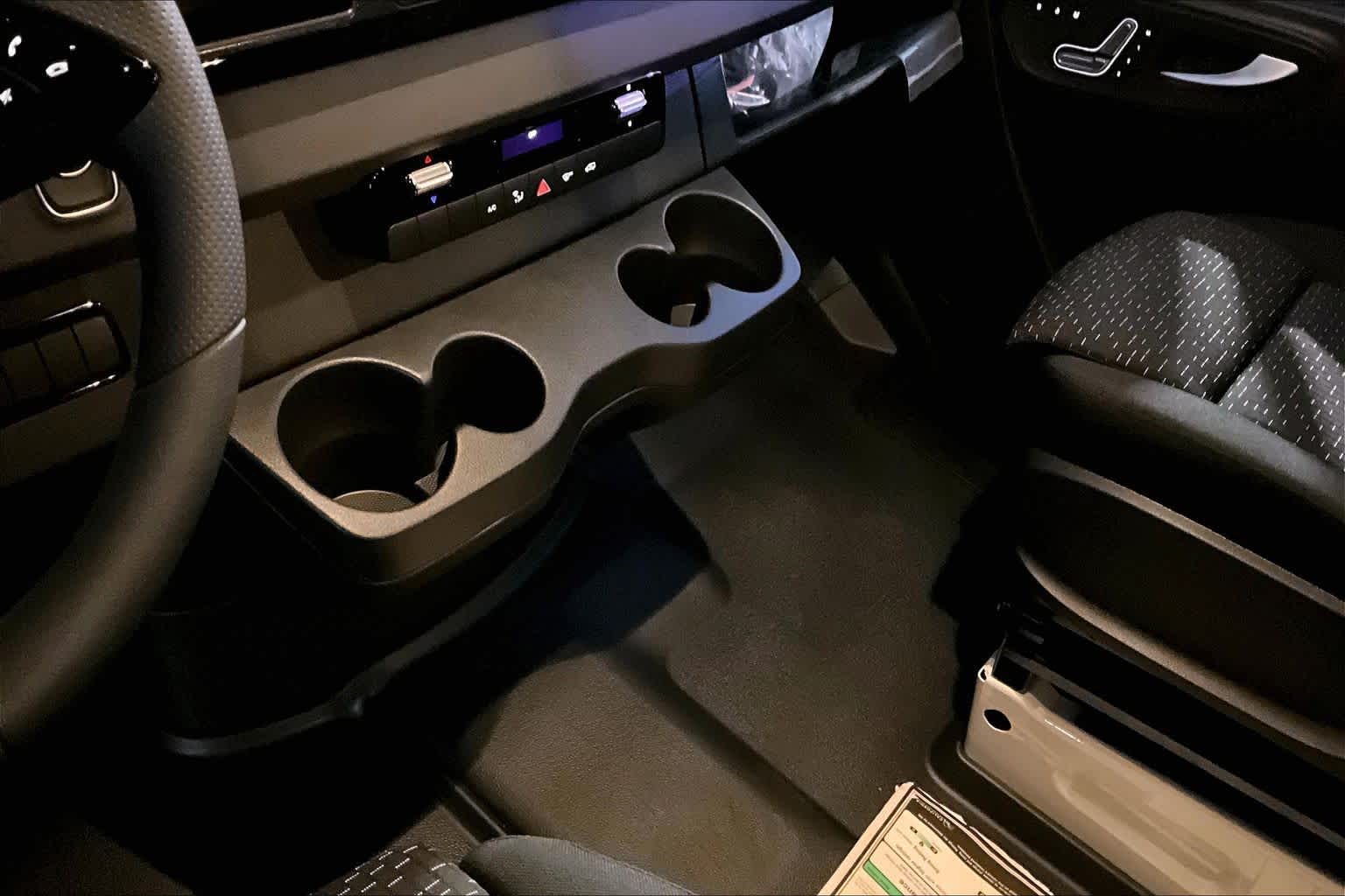 Thumbnail: 2025 Mercedes-Benz Sprinter - 16