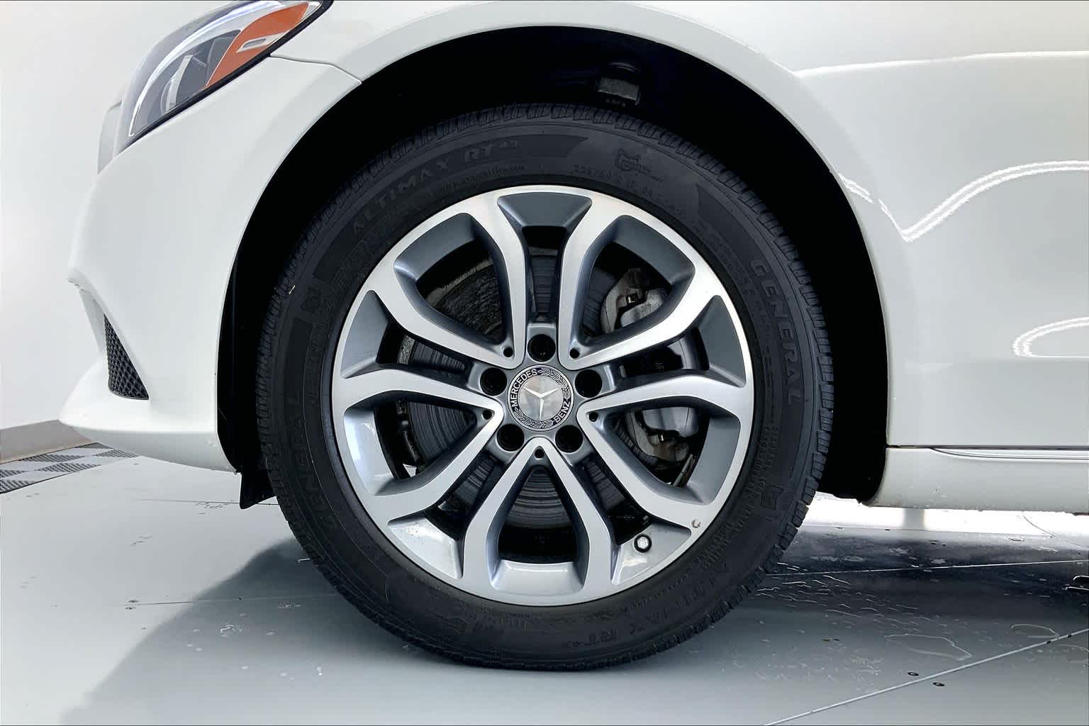 Thumbnail: 2015 Mercedes-Benz C-Class - 8