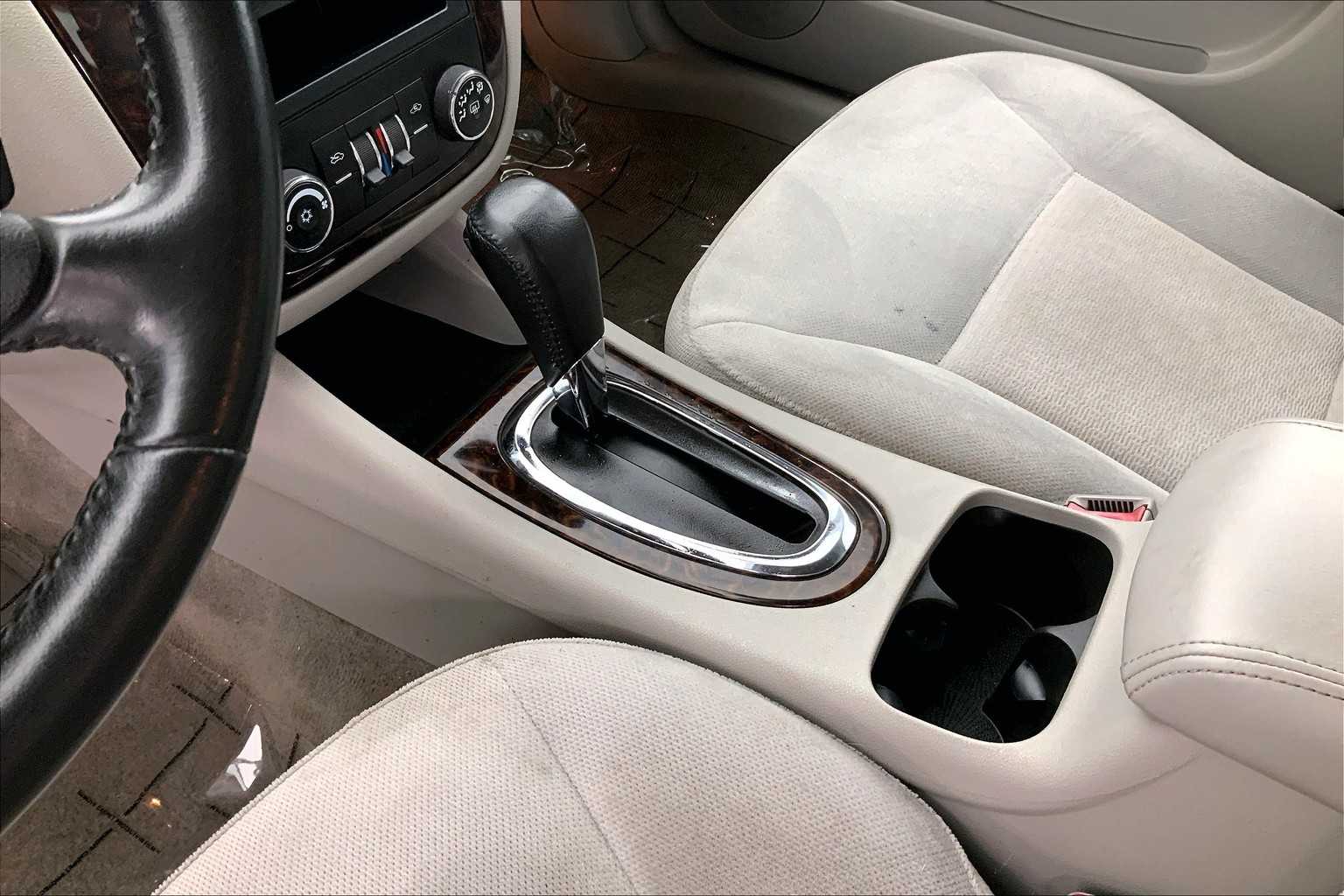 Thumbnail: 2013 Chevrolet Impala - 17