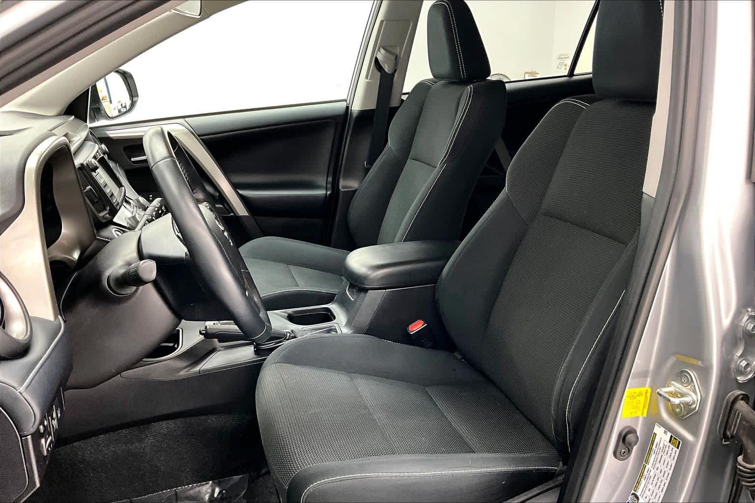 Thumbnail: 2018 Toyota RAV4 - 11