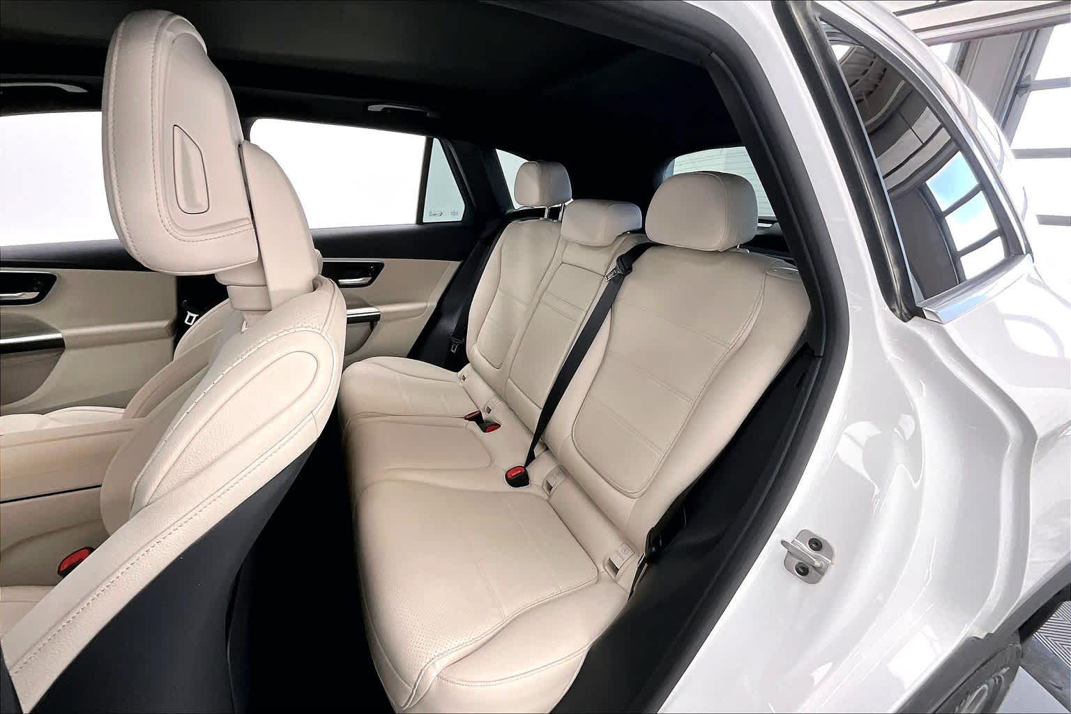 Thumbnail: 2025 Mercedes-Benz GLC - 13